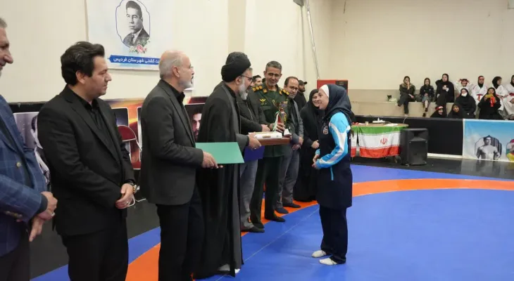 ورزشکاران‌نمونه شهرستان فردیس تجلیل شدند +عکس