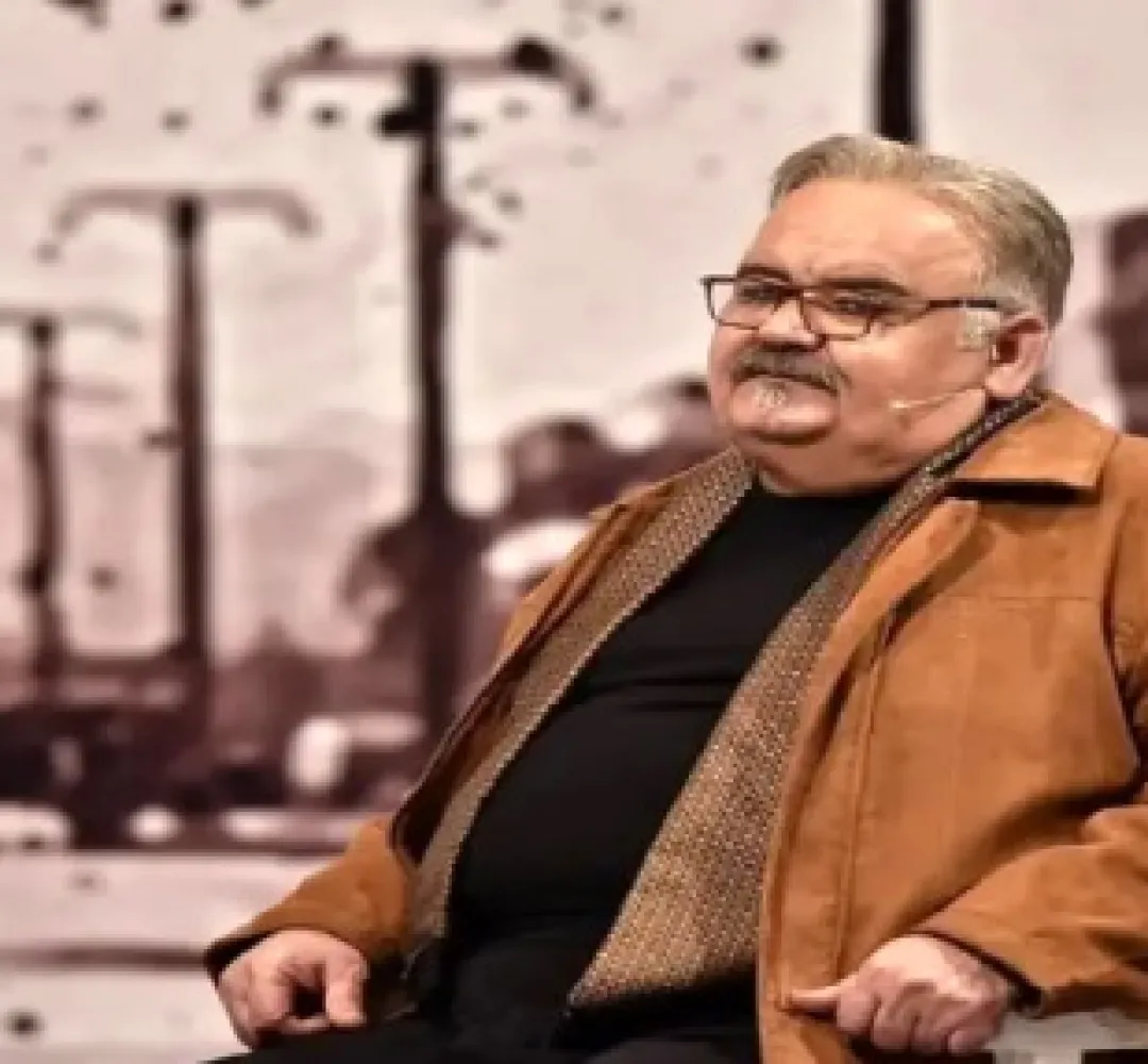 دختر اکبرعبدی: ادامه درمان پدرم درمنزل انجام می‌شود