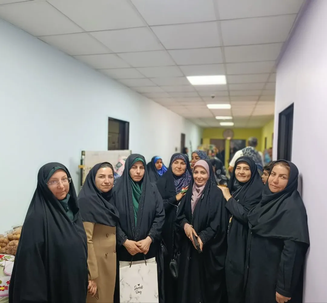بانوان هنرمند از تولید آثار هنری می‌گویند